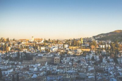 4 neighborhoods 4 cultures. Half day private tour in Granada