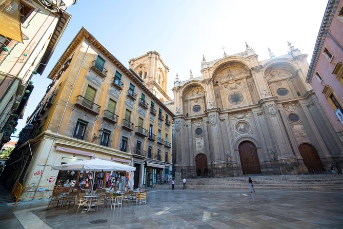 4 neighborhoods 4 cultures. Half day private tour in Granada - The cathedral, Royal Chapel, and La Madraza