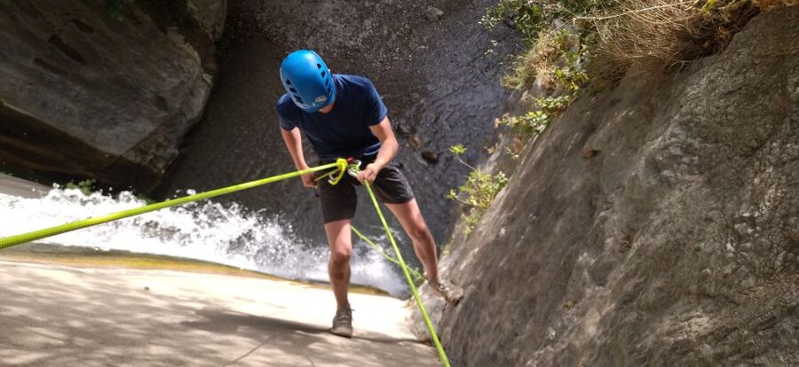 Adventure Cahorros, Monachil/ Climbing and abseiling Granada - Suspension bridges and the first look at the gorge