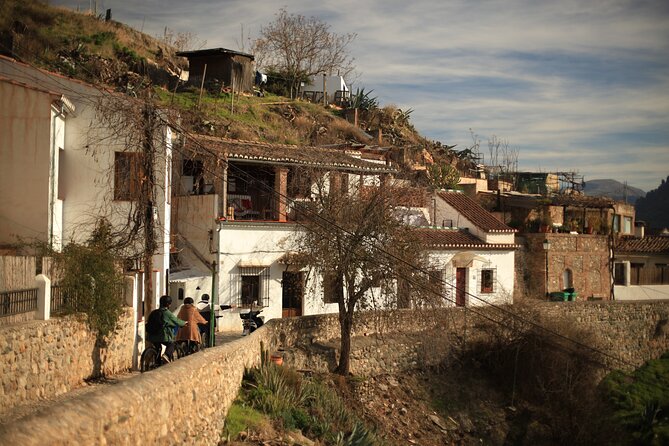 Albaicin & Sacramonte Electric Bike Tour in Granada - What the two-hour timing really means