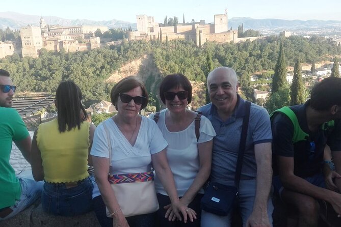 Albaicín & Sacromonte Walking Tour - Timing, weather, and what to wear