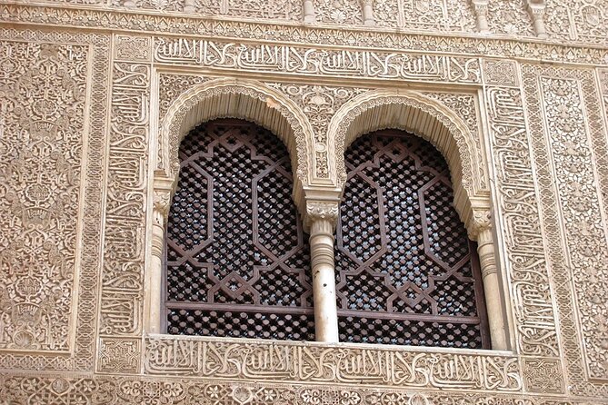 Alhambra al Completo, nazaries palaces, generalife palace - The Nasrid Palaces: Courtyard of the Lions and Hall of the Ambassadors