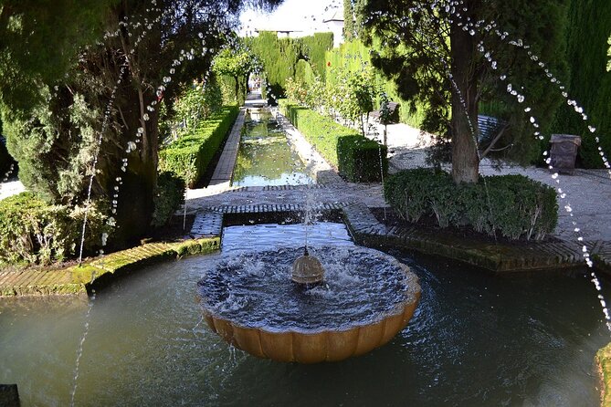 Alhambra al Completo, nazaries palaces, generalife palace - Finishing at the Alcazaba and Its Granada Views