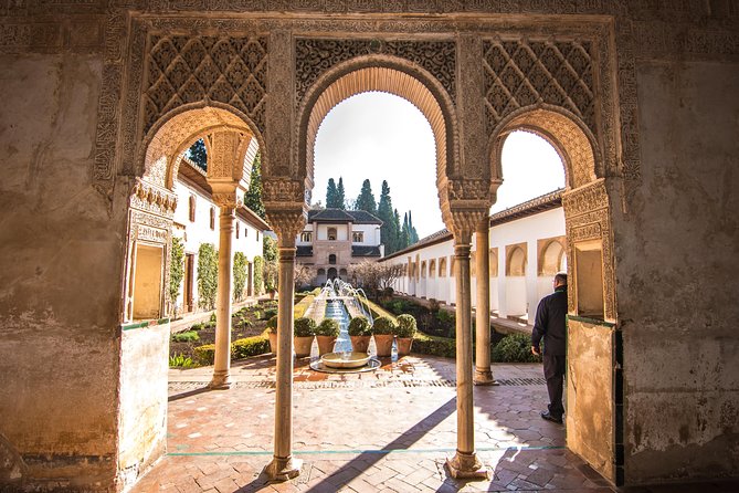 Alhambra and Nasrid Palaces Private Sensory Tour - Generalife gardens offer a quieter change