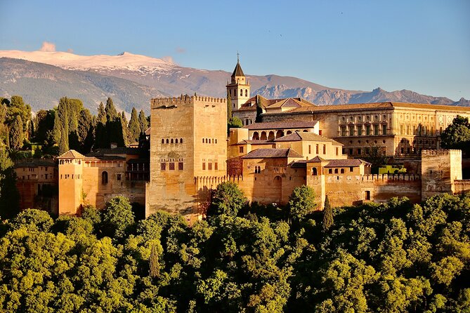 Alhambra and Nasrid Palaces: Skip-the-line Ticket and Local Guide - The Generalife gardens: a calm opening to the visit