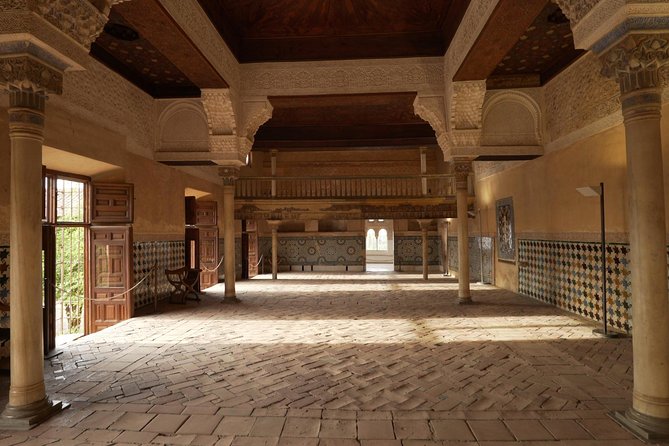 Alhambra and Nasrid Palaces Ticket with Audioguide - Understanding the Nasrid Palace time