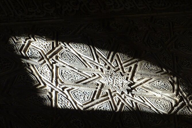 Alhambra and Nasrid Private Walking Tour with Food Tasting - Charles V Palace and the Layers of Granada