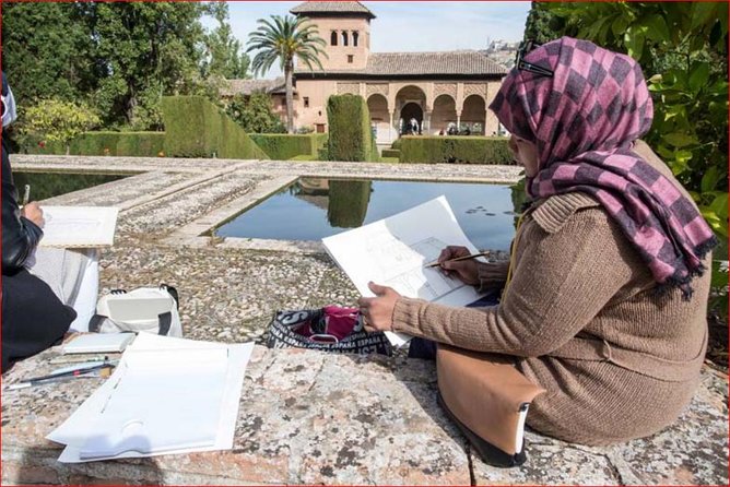 Alhambra &Charles Palace Guided Tour with Optional Nasrid Palaces - Generalife Gardens: water, shade, and a slower pace