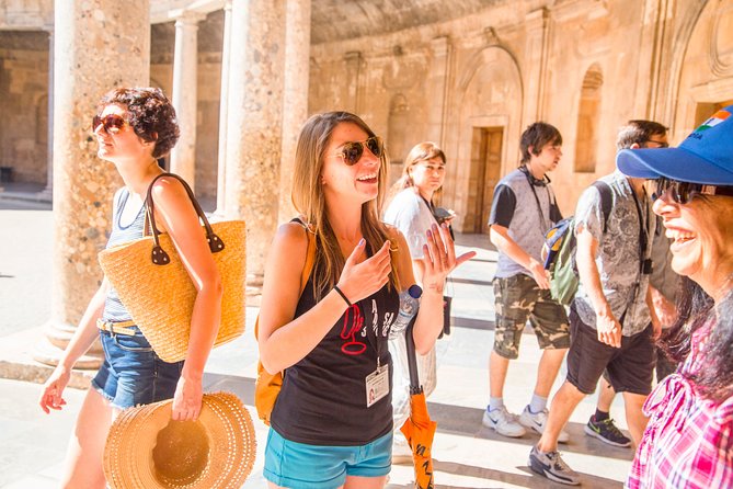 Alhambra: Complete Guided Tour with Nasrid Palaces Tickets - Generalife gardens and the royal retreat