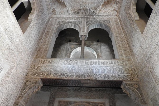 Alhambra daytime visit (8 people) - What a group of eight changes