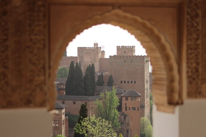 Alhambra Exclusive Tour with Tickets - The Generalife’s royal escape