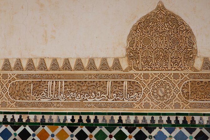Alhambra Exclusive Tour with Tickets - Meeting point, walking, and timing