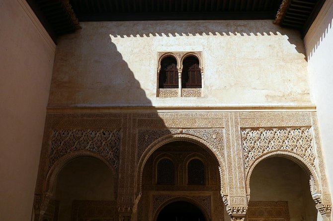 Alhambra&Generalife, Albaicín & Sacromonte Private Tour - El Bañuelo and Granada’s surviving Arab details