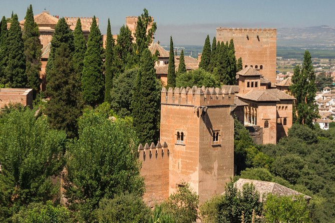 Alhambra & Generalife: Exclusive 3-Hour Private Tour with Tickets Included - Patio de los Arrayanes and Sala de las Dos Hermanas