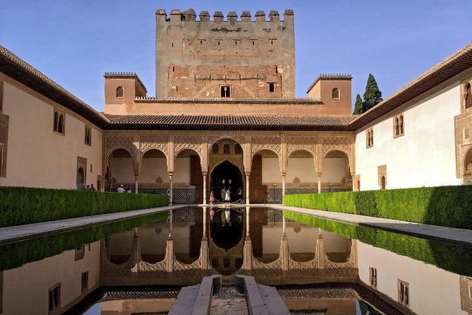 Alhambra & Generalife: Exclusive 3-Hour Private Tour with Tickets Included - Partal Palace and the role of vegetation