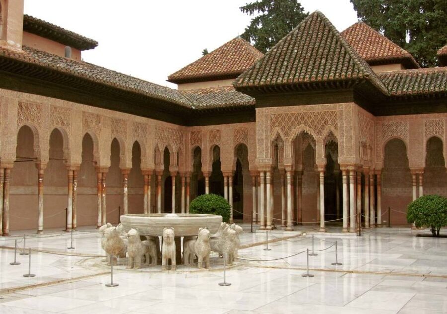 Alhambra & Generalife: Exclusive 3 hours Private Tour - Key points to know before booking