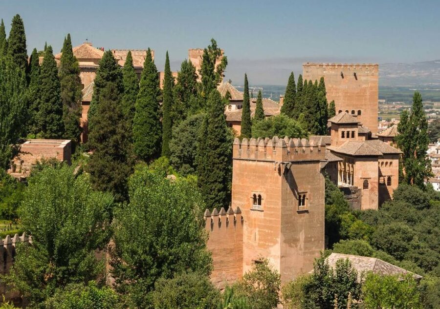 Alhambra & Generalife: Exclusive 3 hours Private Tour - Starting at the Alhambra’s main entrance