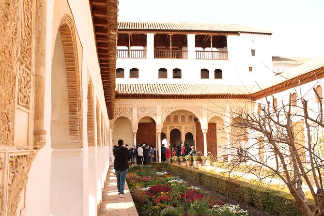 Alhambra Guided Tour, Nasrid Palaces and Generalife - Who should book this Alhambra visit