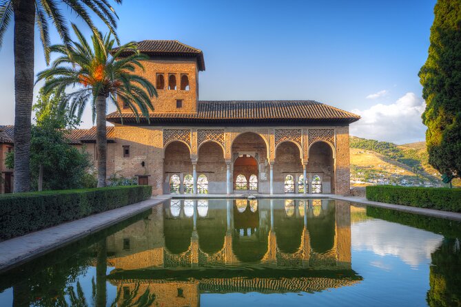 Alhambra : Guided Tour & Ticket Nasrid Palaces Guaranteed - The Alcazaba and the best city views