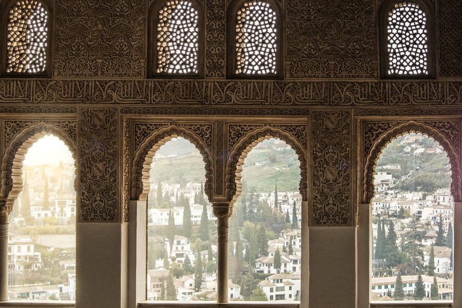 Alhambra & Nasrid Palace: Private Tour with Tickets - The Nasrid Palaces: the tour’s essential stop