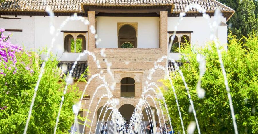 Alhambra, Nasrid Palaces and Albaicin Tour - Key points to know before booking