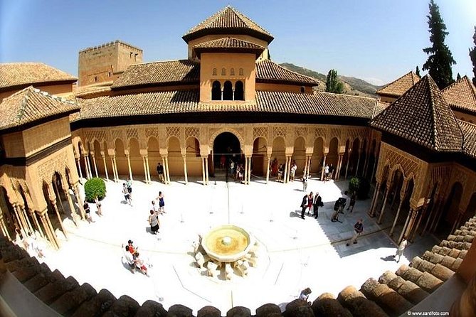 Alhambra, Nasrid Palaces, Generalife & Alcazaba Private Tour - The Alcazaba, about 15 minutes