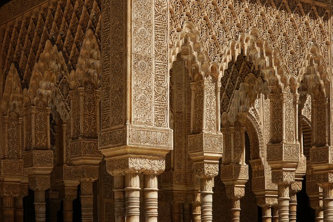 Alhambra, Nasrid Palaces, Generalife & Alcazaba Private Tour - Practical details that can affect your day