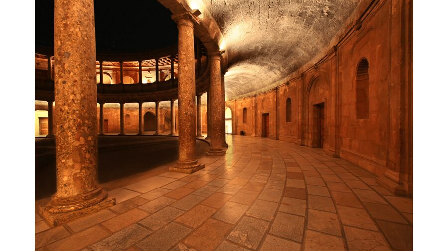 Alhambra: Nasrid Palaces Guided Night Tour without tickets - Starting along the ancient fortress wall