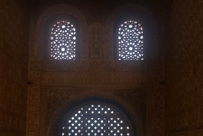 Alhambra: Night Visit to Nasrid Palaces - Price and value at $90.11