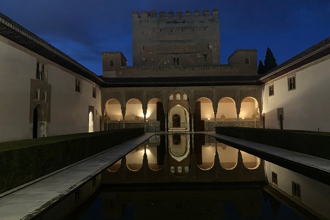 Alhambra: Night Visit to Nasrid Palaces - Exploring the Alhambra complex before the palaces