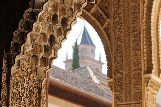 Alhambra Private/Small Group Tour & Nasrid Palaces Skip the Line - Price, timing, and the real value