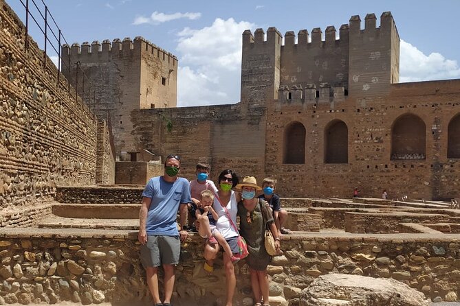 Alhambra : Private Tour for Families - Why a private Alhambra visit helps families