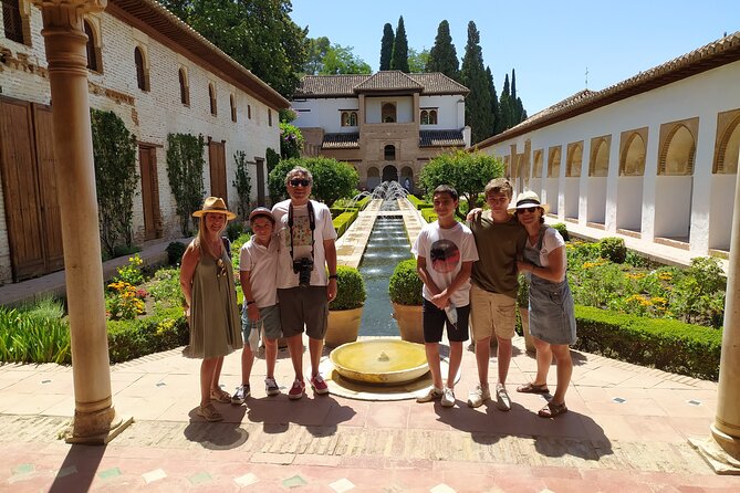 Alhambra : Private Tour for Families - What the guides add for children and adults