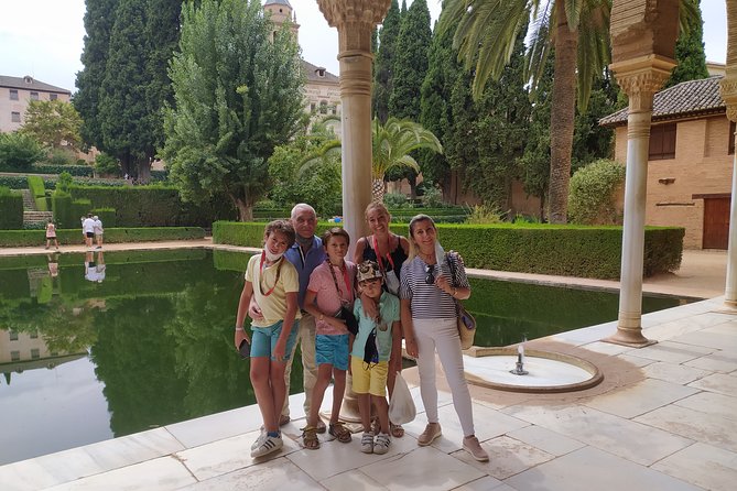 Alhambra : Private Tour for Families - Physical effort, children, and practical pacing