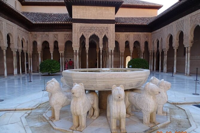 Alhambra Private Tour: Nasrid Palaces and Generalife - Why a private Alhambra visit can be worth the cost