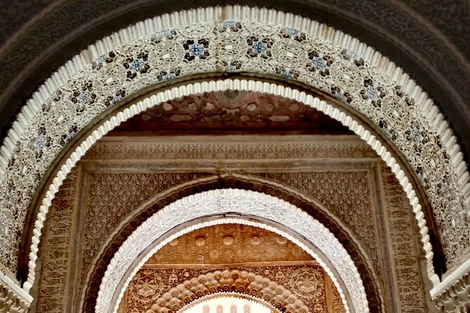 Alhambra Private Tour: Nasrid Palaces and Generalife - Three hours is enough for an overview, not every detail