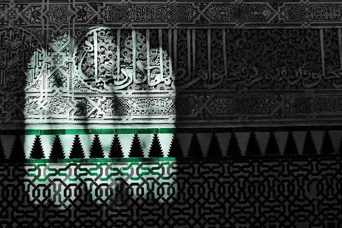 Alhambra Private Tour: Secrets of the Alhambra - Meeting point, timing, and what to bring