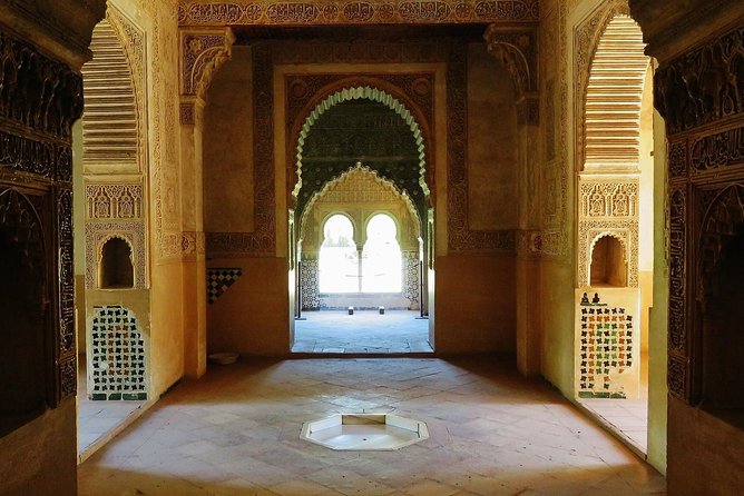 Alhambra Private Tour: Secrets of the Alhambra - Who will enjoy this tour most?