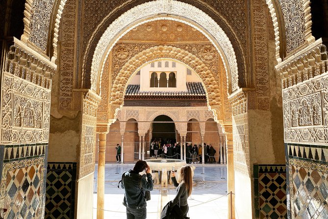 Alhambra Private Tour with Skip-the-line-tickets - A good choice for families and first visits