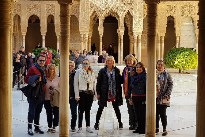 Alhambra private tour with tickets - Why a private guide changes the Alhambra visit