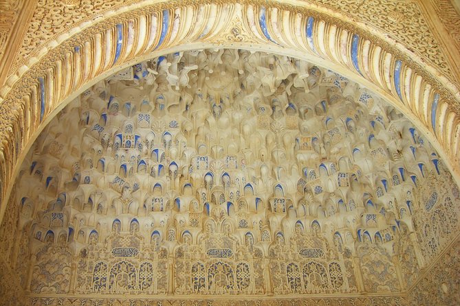 Alhambra: Skip-the-Line to Nasrid Palaces & Generalife - Skip-the-line access is useful, but timing is everything