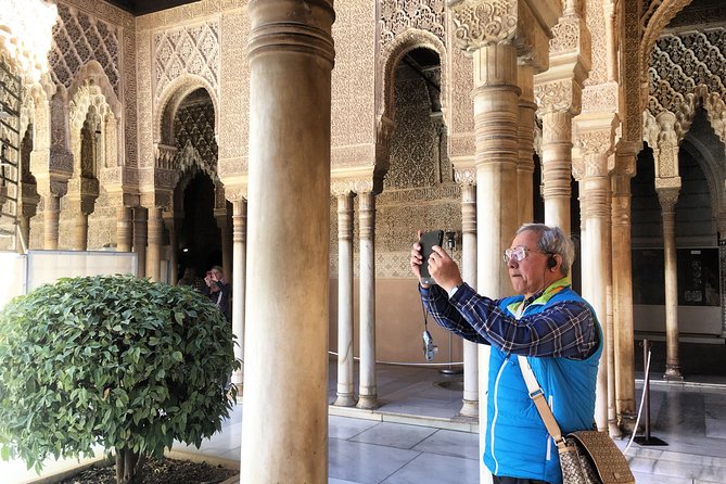 Alhambra: Small Group Tour with Local Guide & Admission - Why a guide helps at the Alhambra