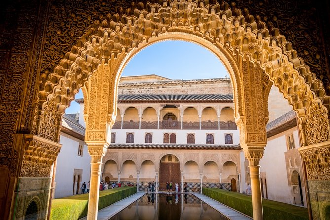 Alhambra: Small Group Tour with Local Guide & Admission - Schedule changes and timed admission