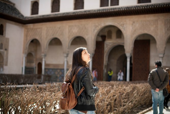 Alhambra Tour and Nazaries Palaces with Hammam Massage Experience - Generalife Gardens: water, shade, and a slower pace