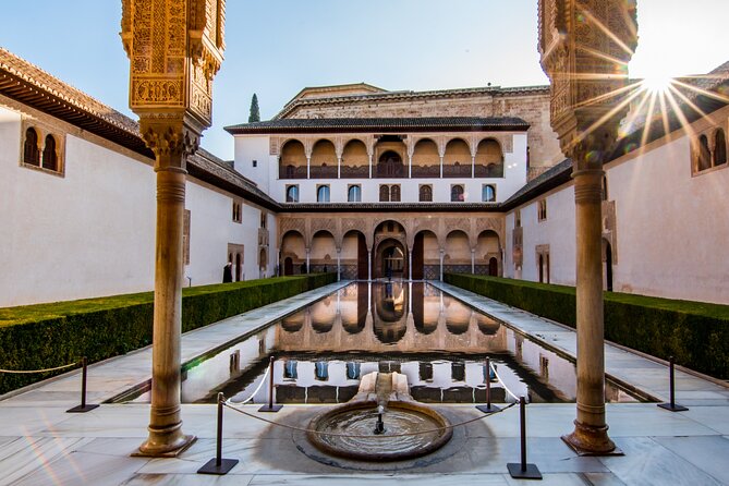 Alhambra Tour and Nazaries Palaces with Hammam Massage Experience - The break between the Alhambra and the Hammam