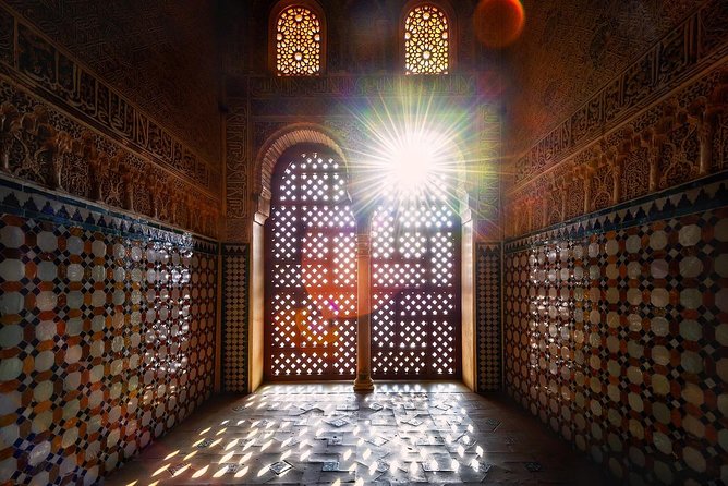 Alhambra Tour & ticket: Nasrid Palaces, Alcazaba & Generalife - What $78.44 buys you