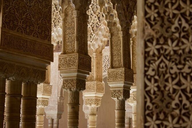 Alhambra: tour with Nasrid Palaces. Admission not included - Calle Real, the Medina, and the Working Alhambra
