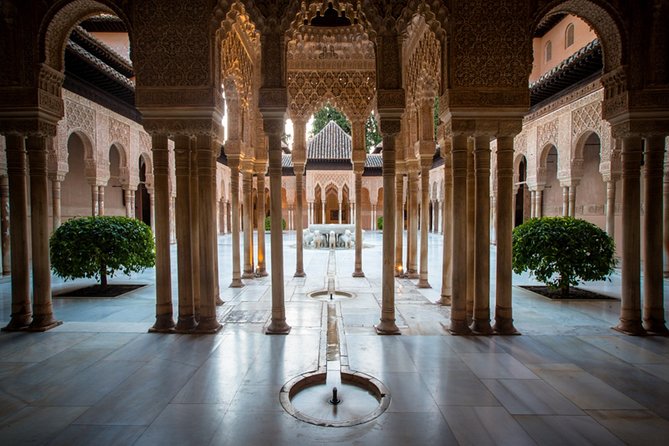Alhambra Tour with Nasrid Palaces : Join a Group. Skip the line. - Meeting at Restaurante La Mimbre