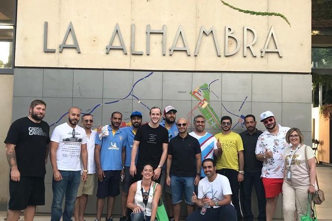 Alhambra Tour with Nasrid Palaces : Join a Group. Skip the line. - Guide style and group size