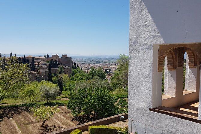 Alhambra Unique Experience: Private visit with official guide - Carlos V Palace: a striking contrast